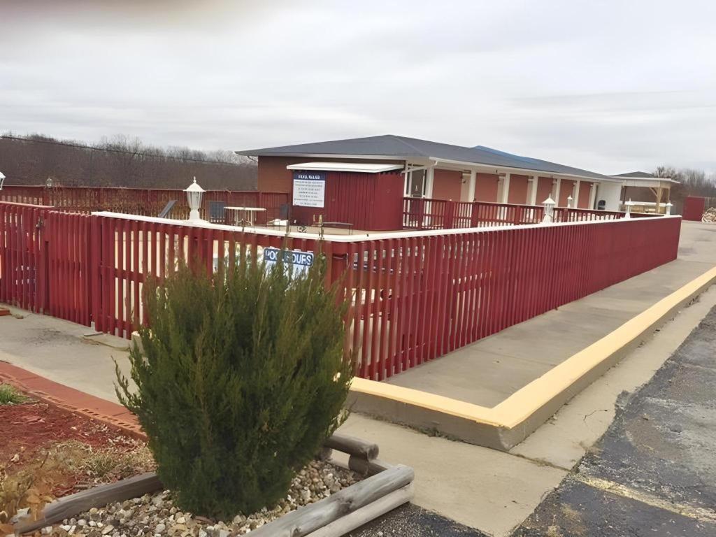 Americas Best Value Inn & Suites Macon At Sunset Dr Εξωτερικό φωτογραφία