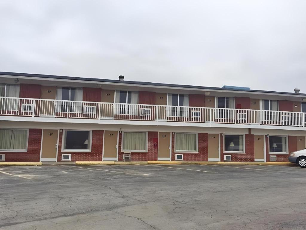 Americas Best Value Inn & Suites Macon At Sunset Dr Εξωτερικό φωτογραφία