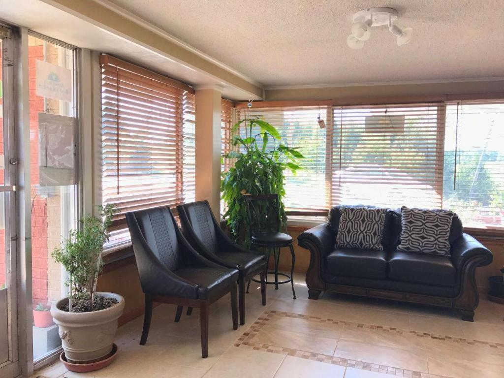Americas Best Value Inn & Suites Macon At Sunset Dr Εξωτερικό φωτογραφία