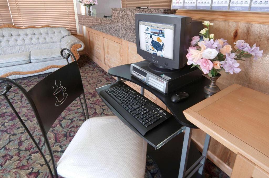 Americas Best Value Inn & Suites Macon At Sunset Dr Εξωτερικό φωτογραφία