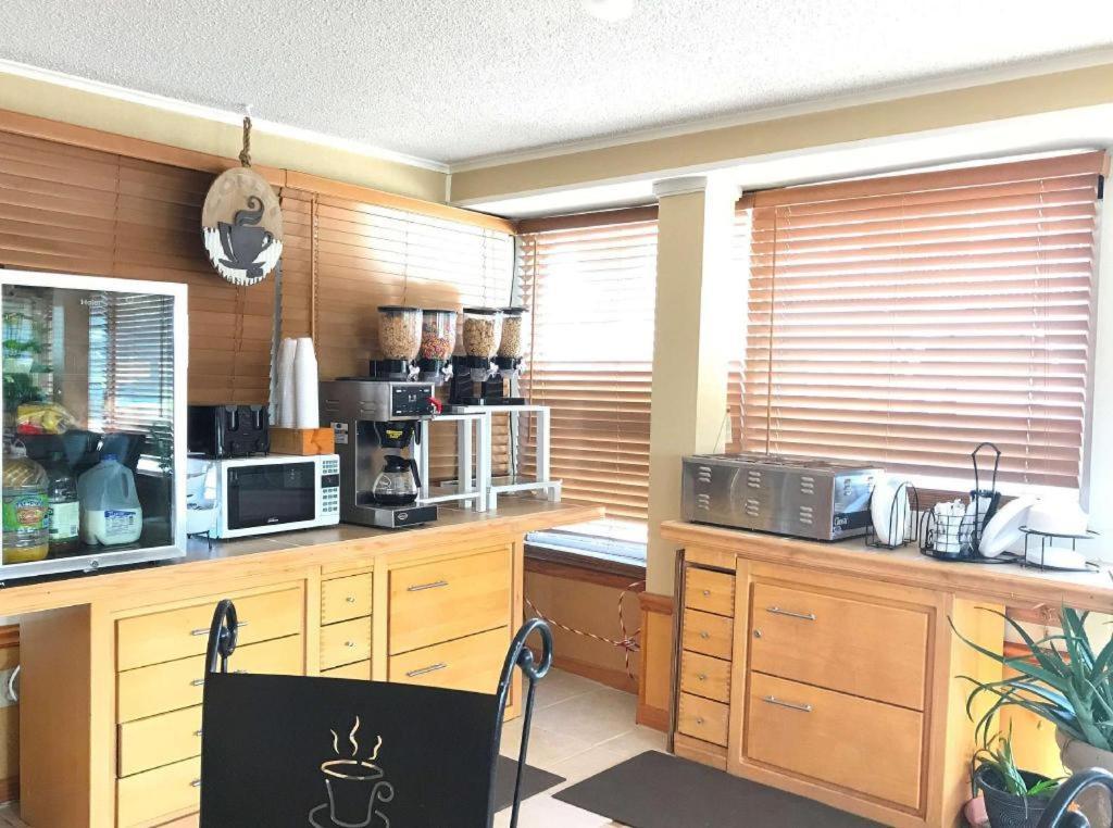 Americas Best Value Inn & Suites Macon At Sunset Dr Εξωτερικό φωτογραφία