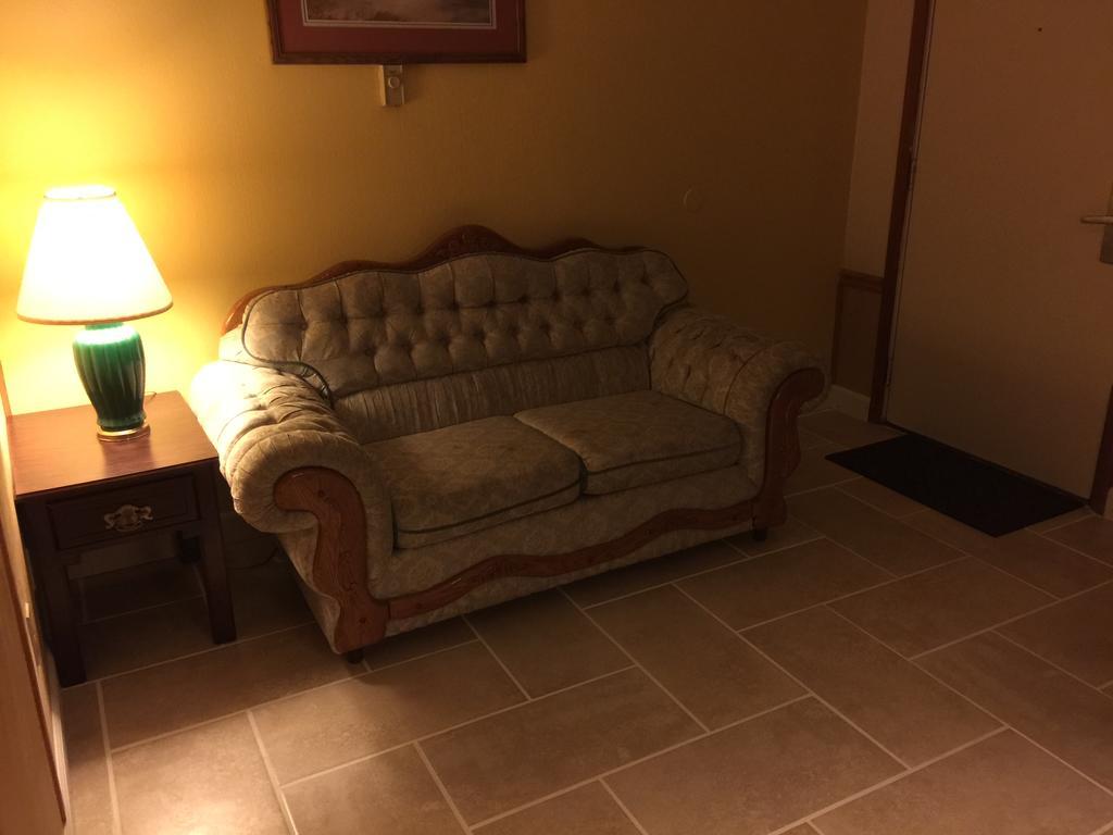 Americas Best Value Inn & Suites Macon At Sunset Dr Εξωτερικό φωτογραφία