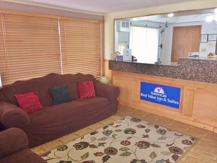 Americas Best Value Inn & Suites Macon At Sunset Dr Εξωτερικό φωτογραφία