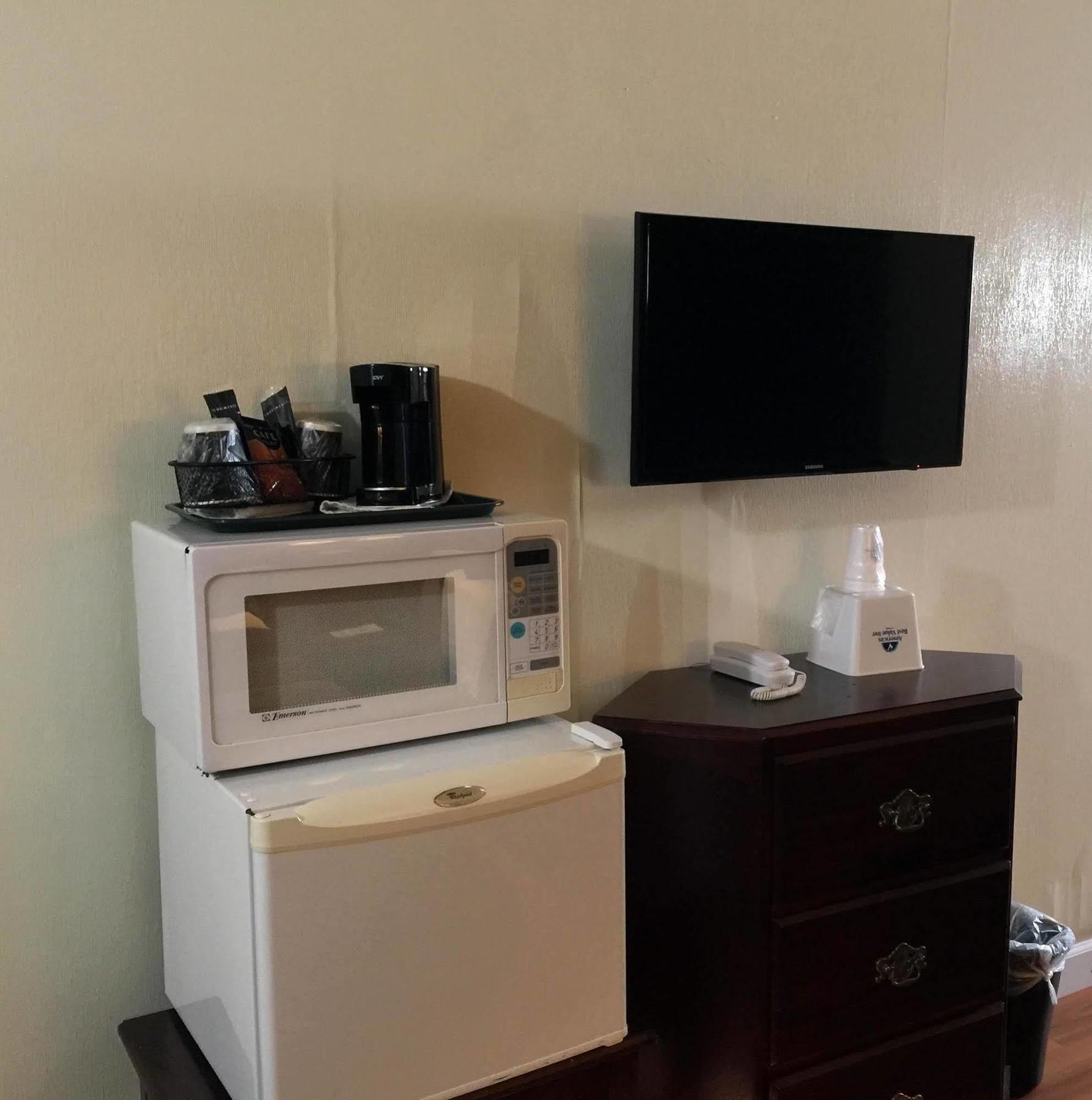 Americas Best Value Inn & Suites Macon At Sunset Dr Εξωτερικό φωτογραφία