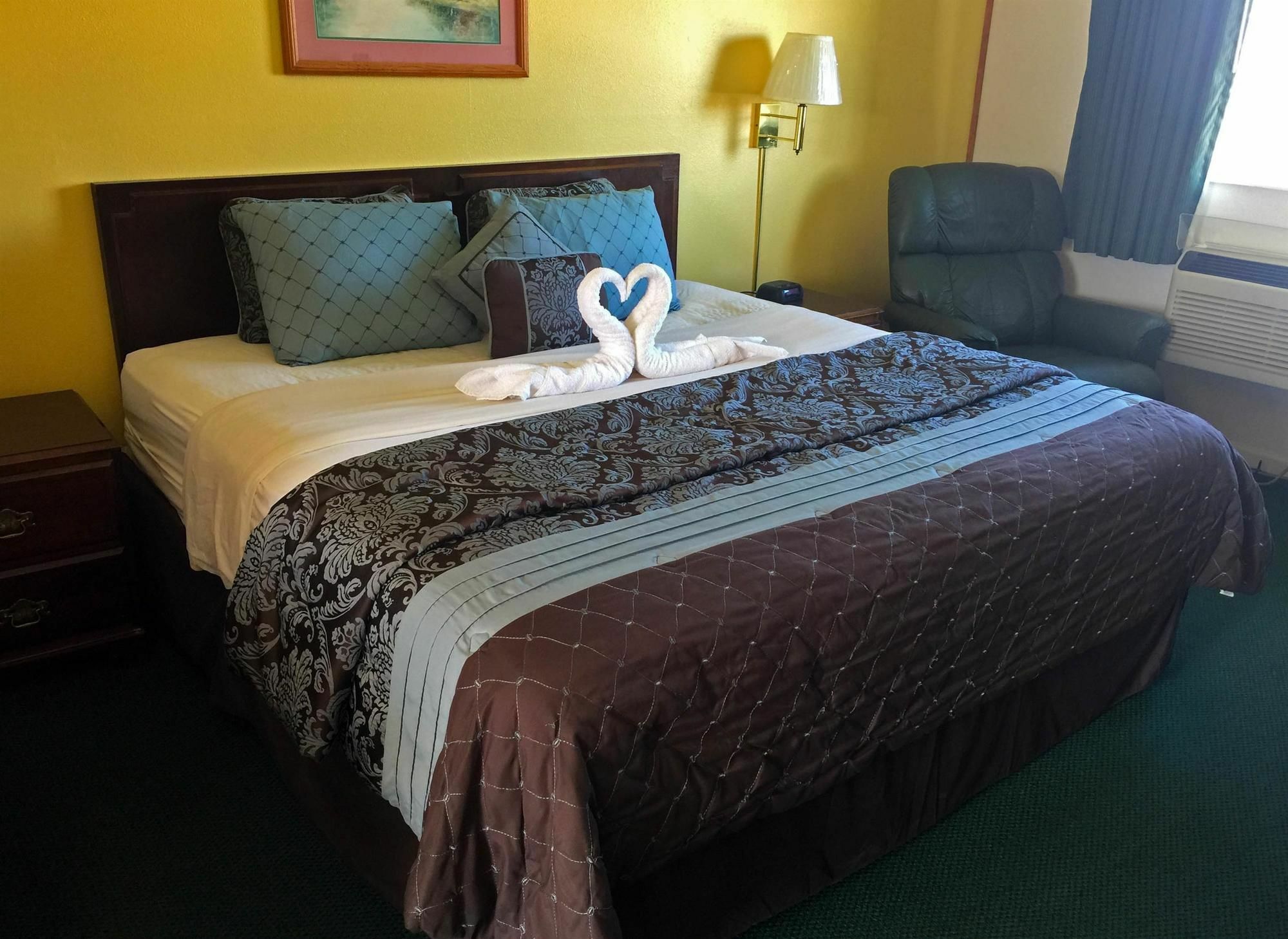 Americas Best Value Inn & Suites Macon At Sunset Dr Εξωτερικό φωτογραφία